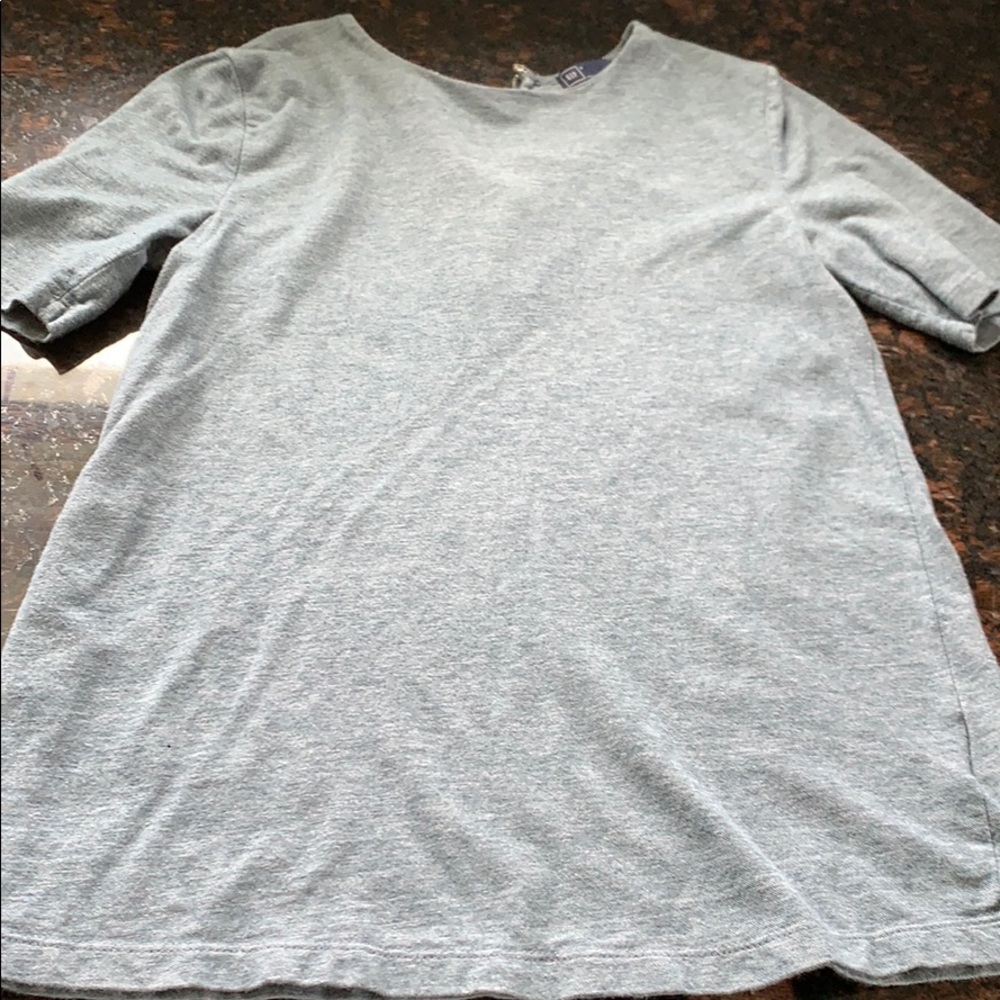 Gap longer short sleeve with zipper on back